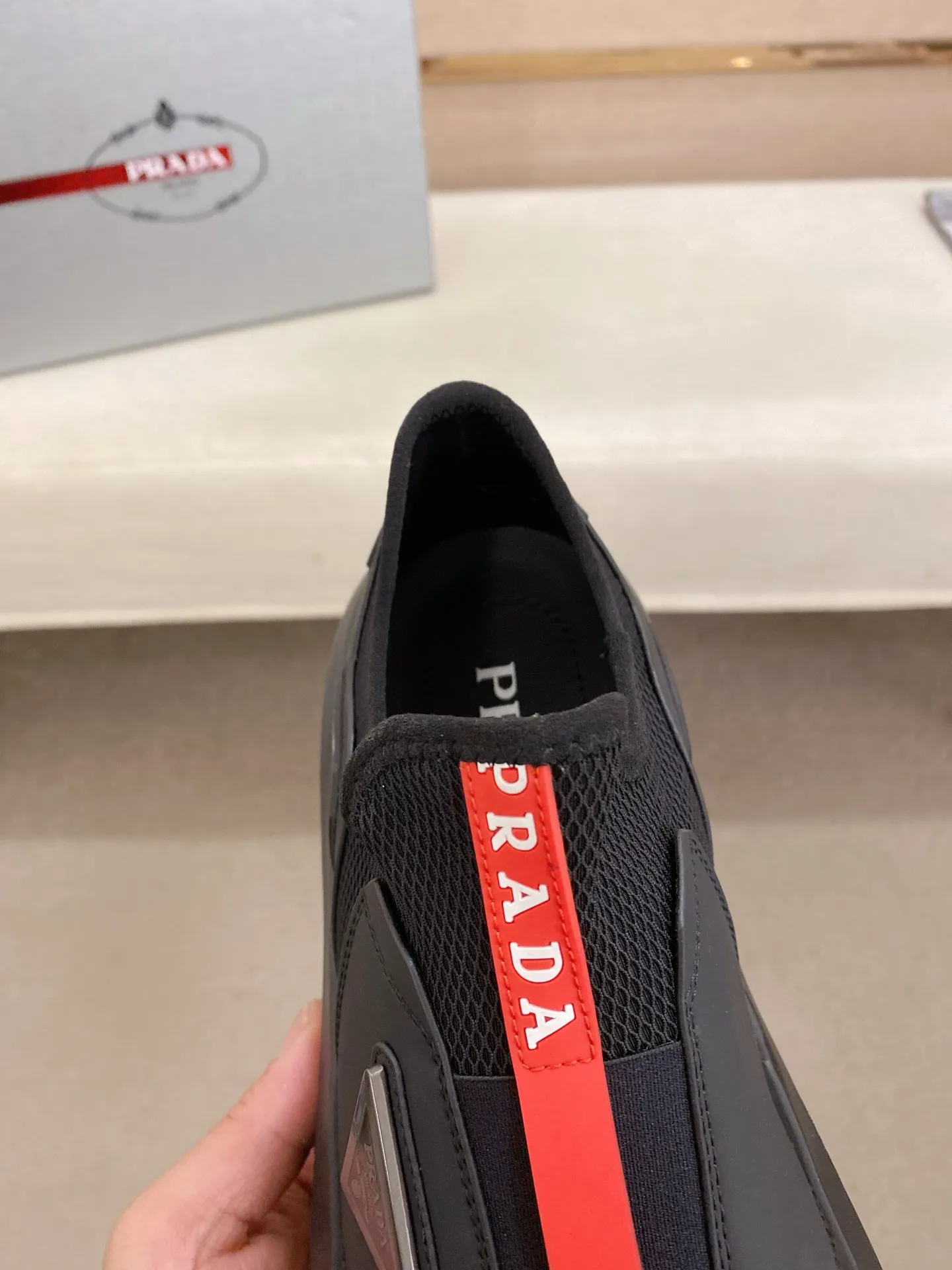 Men's shoes 💰 620💰 ✔️✔️✔️High-quality new PRADA counters are launched simultaneously, new men's shoes, 😘fabrics are selected from breathable fly-knit fabrics. Lining: Imported cowhide leather lining. 👍🏿High-end☄️Open-molded non-slip rubber outsole, exquisite lines, simple and elegant, comfortable and high-end for leisure travel. Code number: 38 to 45